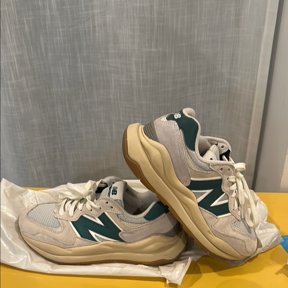 New Balance Sneakers with Teal and Beige Highlights